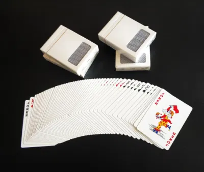 Carte da gioco in carta nera tedesca del casinò con logo personalizzato